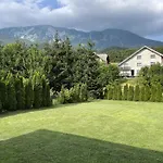 Meadow Tranquil With Evergreen Garden - One Bedroom Zirovnica