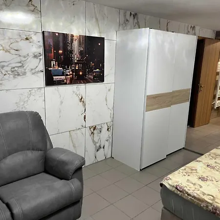 Meadow Tranquil With Evergreen Garden - One Bedroom Apartament Zirovnica