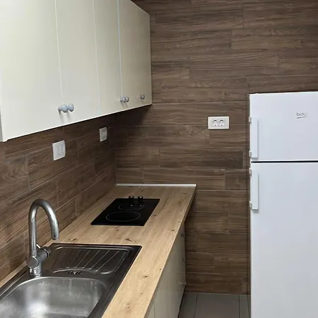 Meadow Tranquil With Evergreen Garden - One Bedroom Apartament Zirovnica