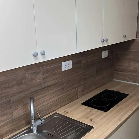 Meadow Tranquil With Evergreen Garden - One Bedroom *