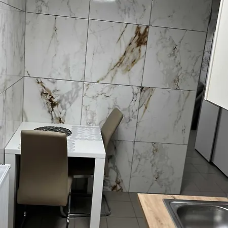 Meadow Tranquil With Evergreen Garden - One Bedroom Apartment Zirovnica