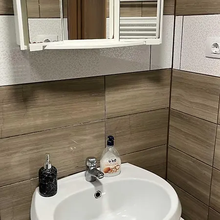 Apartament Meadow Tranquil With Evergreen Garden - One Bedroom *