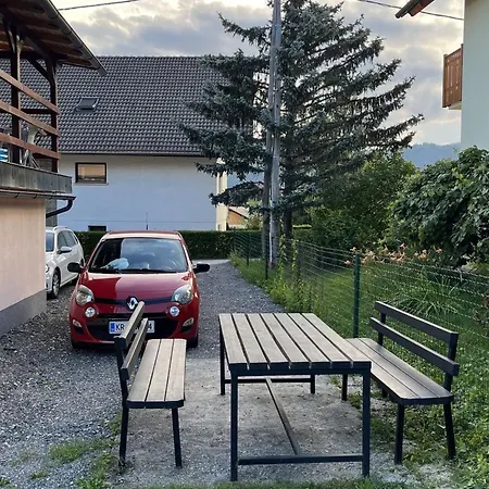 Apartma Meadow Tranquil With Evergreen Garden - One Bedroom *