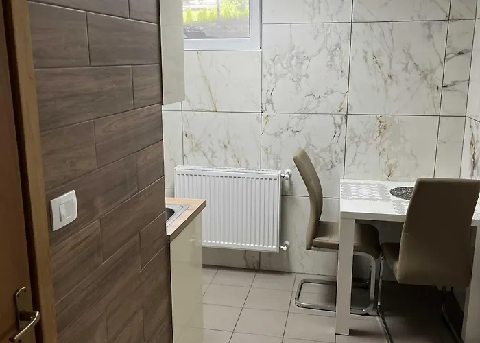 Meadow Tranquil With Evergreen Garden - One Bedroom Apartment Zirovnica