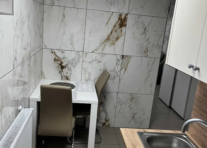 Meadow Tranquil With Evergreen Garden - One Bedroom Apartment Zirovnica