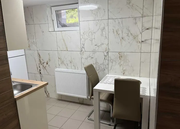 Apartment Meadow Tranquil With Evergreen Garden - One Bedroom