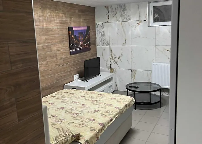 Apartment Meadow Tranquil With Evergreen Garden - One Bedroom Zirovnica