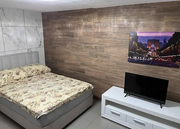 Meadow Tranquil With Evergreen Garden - One Bedroom ゴレンスカ地方