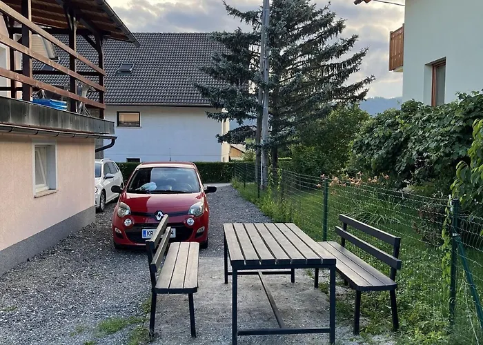 Apartment Meadow Tranquil With Evergreen Garden - One Bedroom *