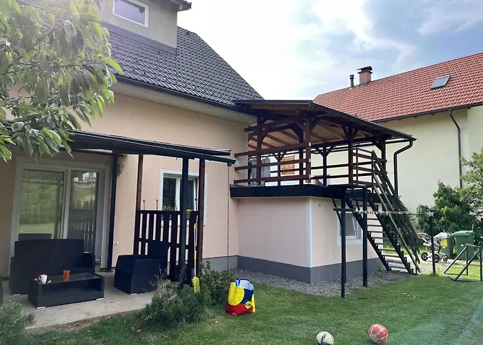 Meadow Tranquil With Evergreen Garden - One Bedroom Zirovnica