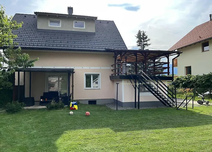 Meadow Tranquil With Evergreen Garden - One Bedroom Apartment